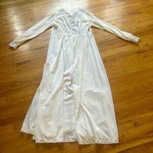 Vintage Olga Lace Blue Ribbon Robe